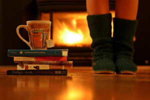 books-cup-fireplace-slippers-tea-Favim_com-309150