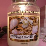 Yankee Candle "Sandalwood Vanilla" Stor